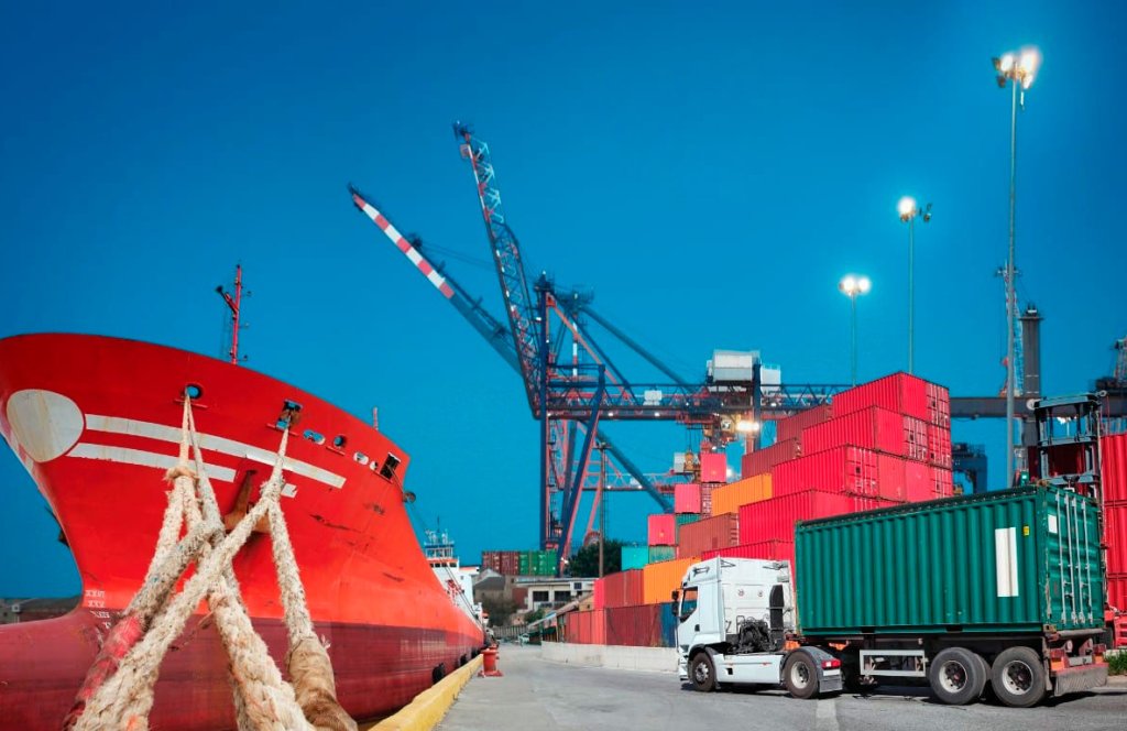 Transporte de carga Macaé e Porto do Açu